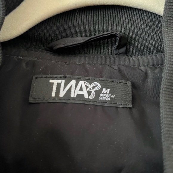 TNA Lined Jacket - Picture 4 of 4